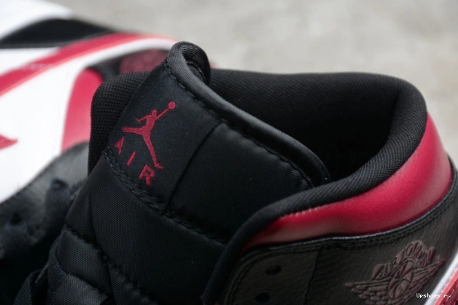 Mid 554724-066 Toe Jordan Bred  1 Air 0521